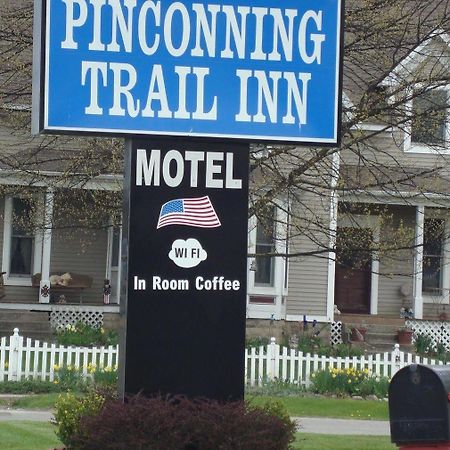 Pinconning Trail Inn Motel Екстер'єр фото