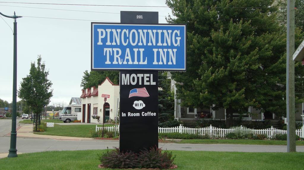 Pinconning Trail Inn Motel Екстер'єр фото