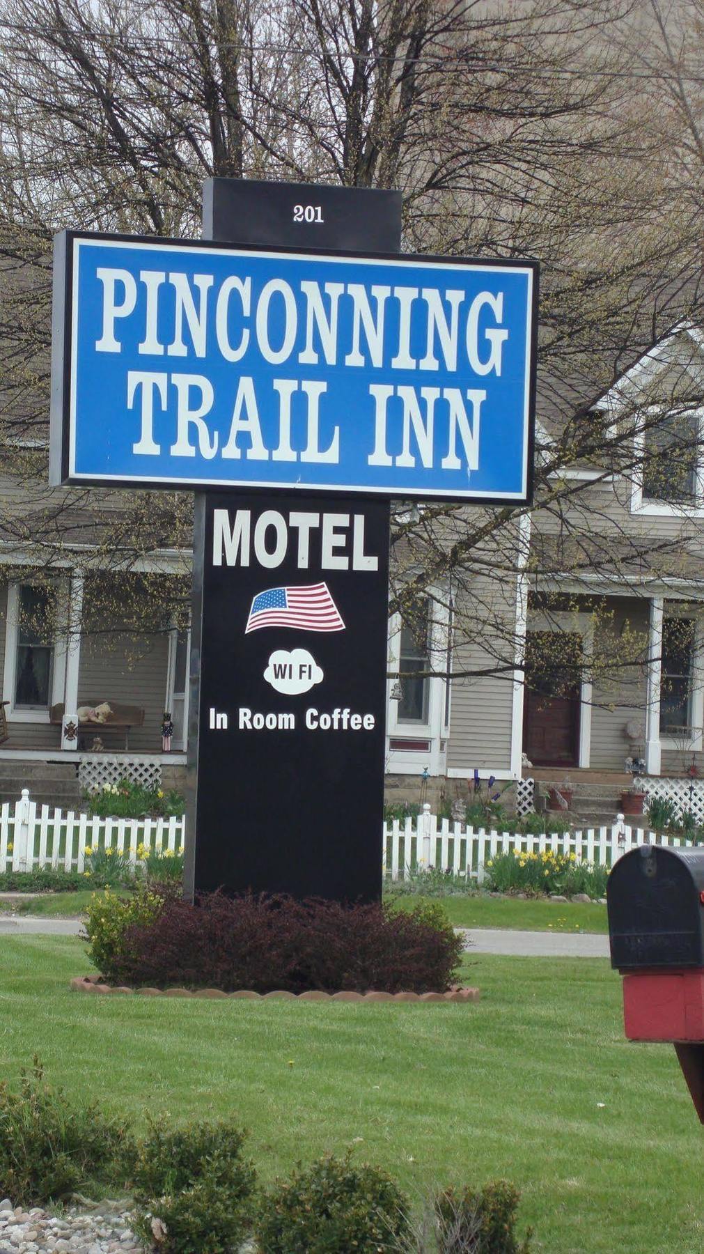 Pinconning Trail Inn Motel Екстер'єр фото