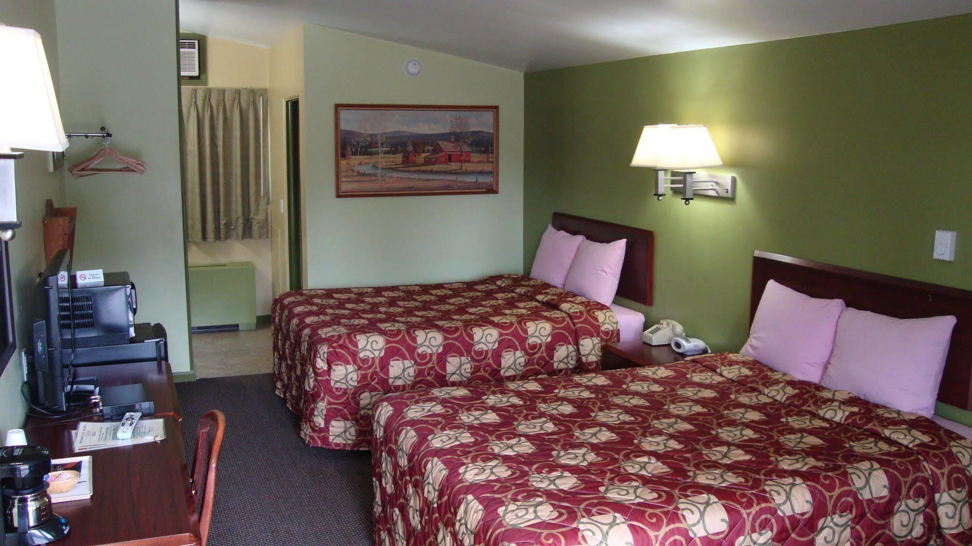 Pinconning Trail Inn Motel Екстер'єр фото