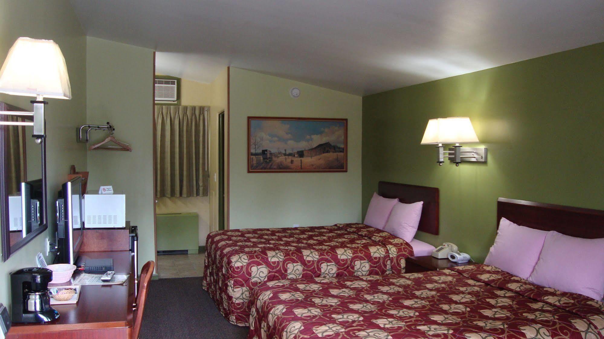 Pinconning Trail Inn Motel Екстер'єр фото