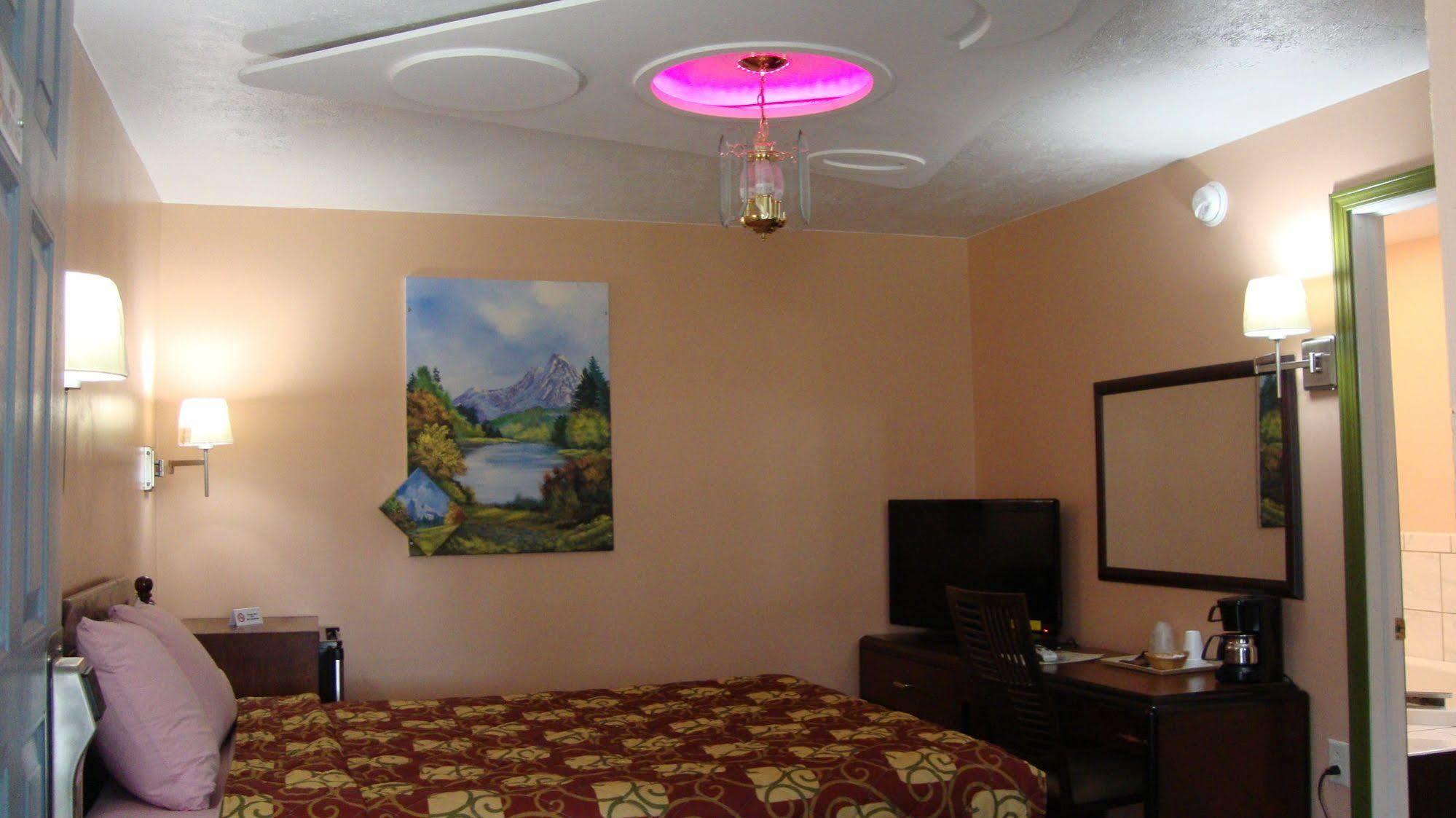 Pinconning Trail Inn Motel Екстер'єр фото