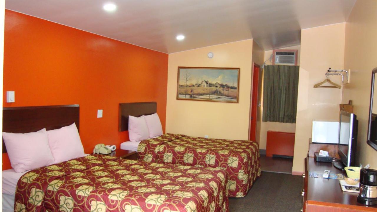 Pinconning Trail Inn Motel Екстер'єр фото